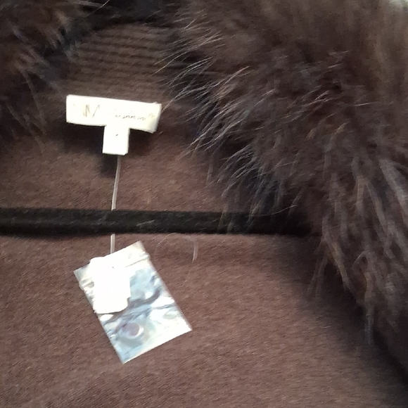 Nwt NEIMAN MARCUS 100% CASHMERE SWEATER WITH REAL FOX DETACHABLE COLLAR - Picture 7 of 7